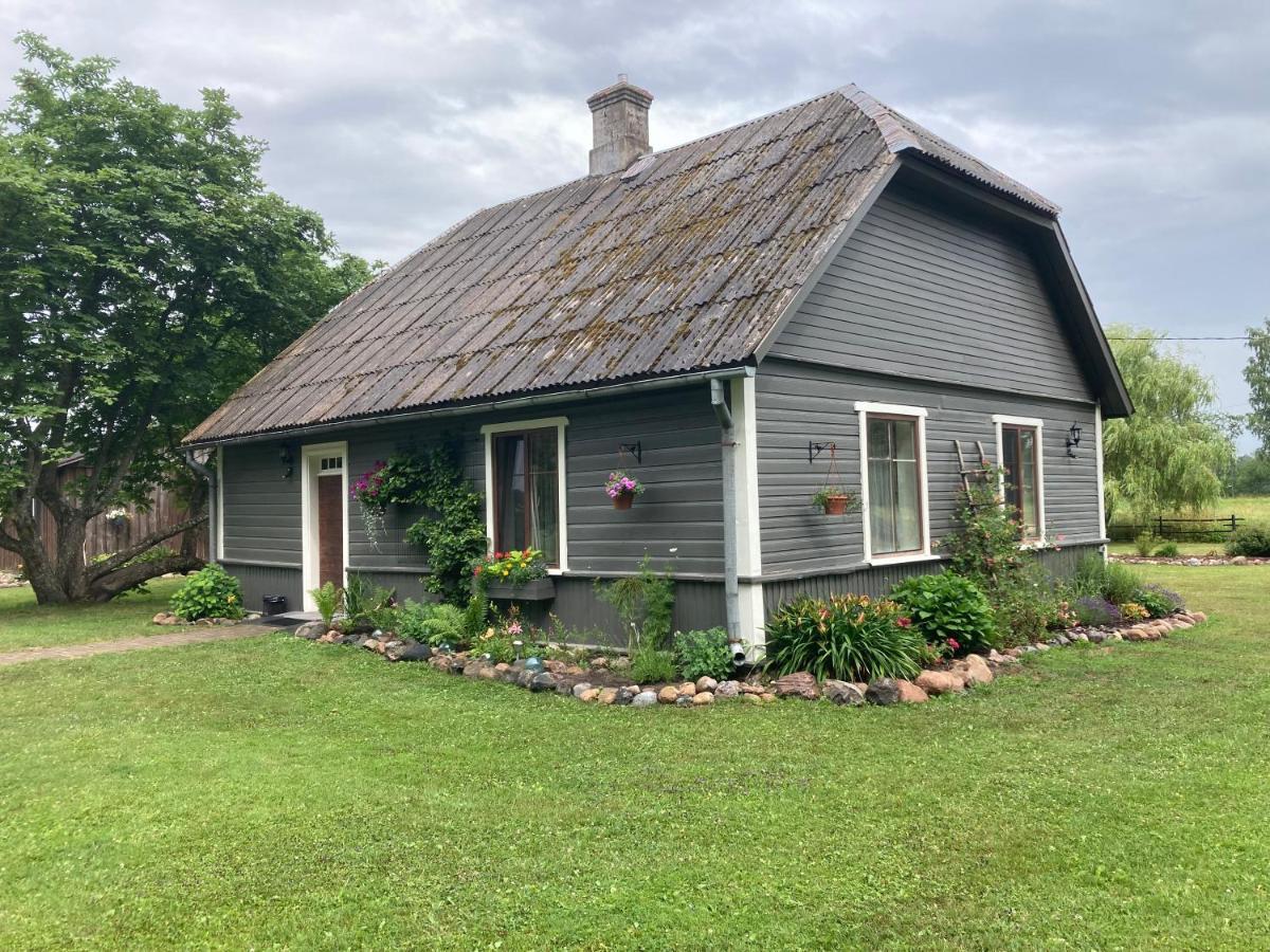 Vejavas Svētciems Exteriör bild
